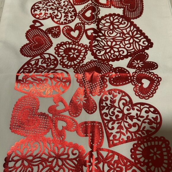 VALENTINES TABLE RUNNER - Picture 3 of 3